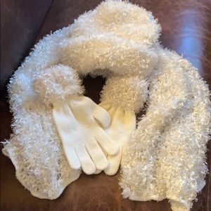 Westbound Scarf, gloves & beanie hat set